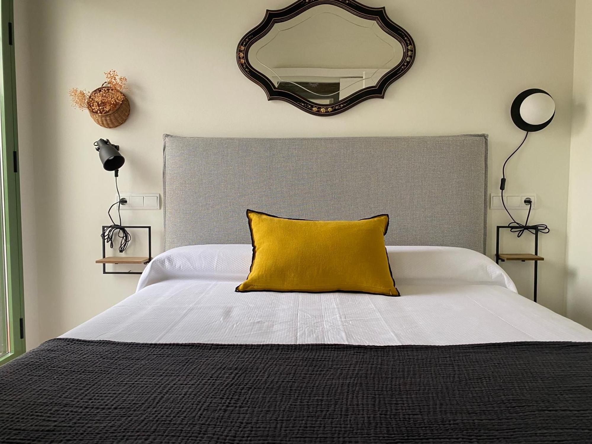 Les Filles Hotel Deltebre Bagian luar foto