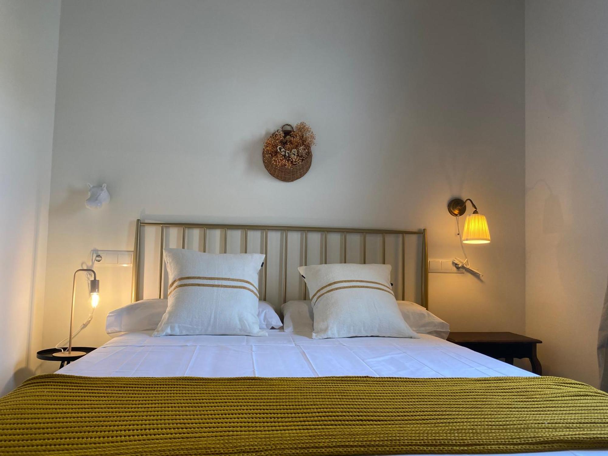Les Filles Hotel Deltebre Bagian luar foto
